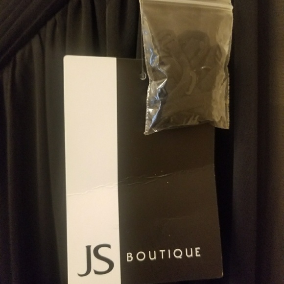 Dress - Picture 3 of 8